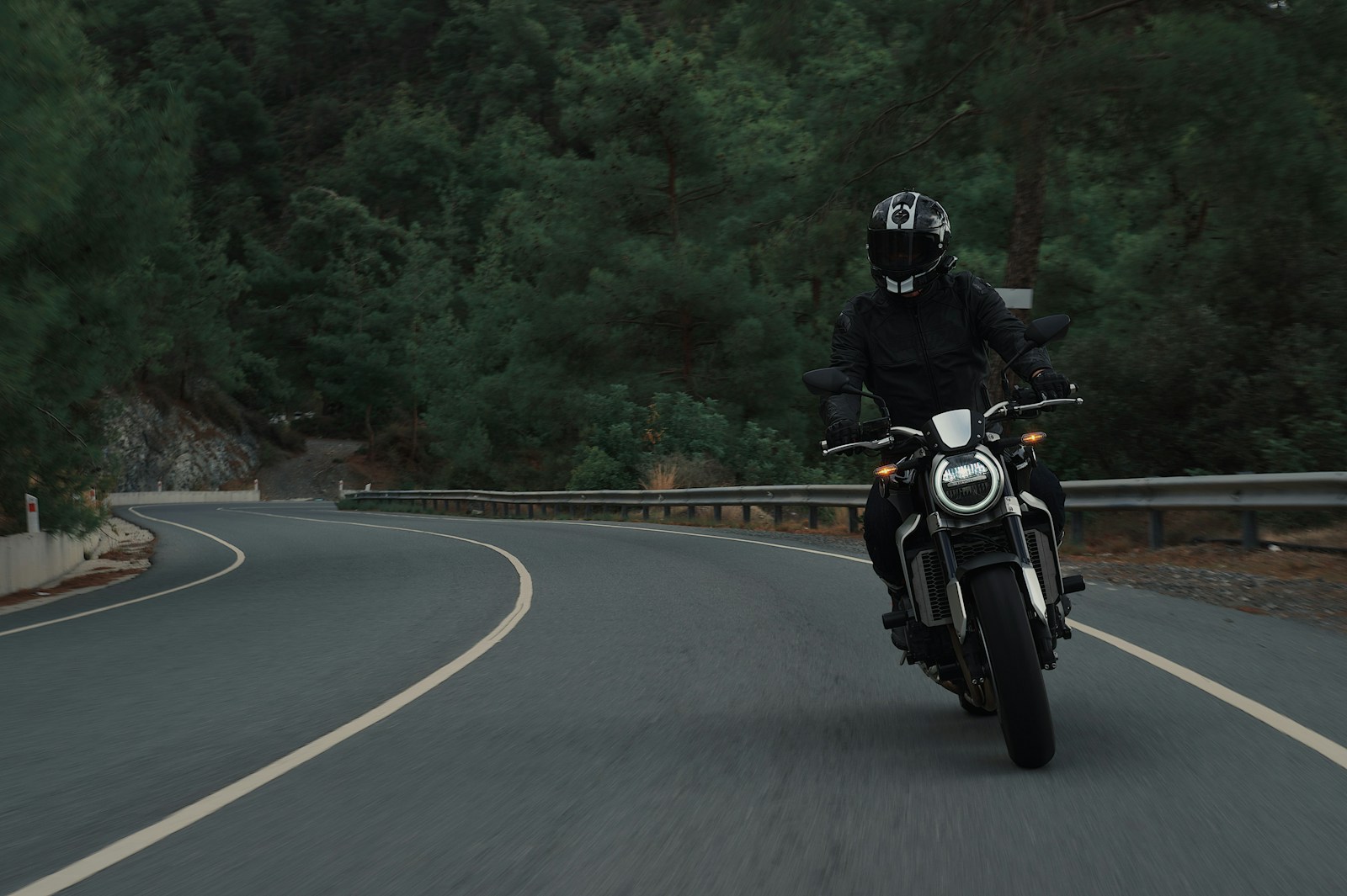 Seguro de motocicleta para viajes turísticos y recorridos de larga distancia